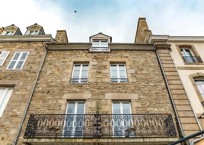 Escapade Place 11 N4 - Studio Dinan Centre